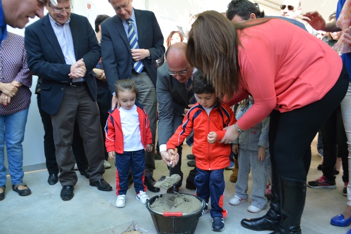 Primera piedra del CEIP Nuestra Señora de las Mercedes en Puebla de Soto