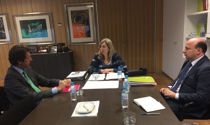 Juan Carlos Ruiz se reúne con la directora general de Sepes