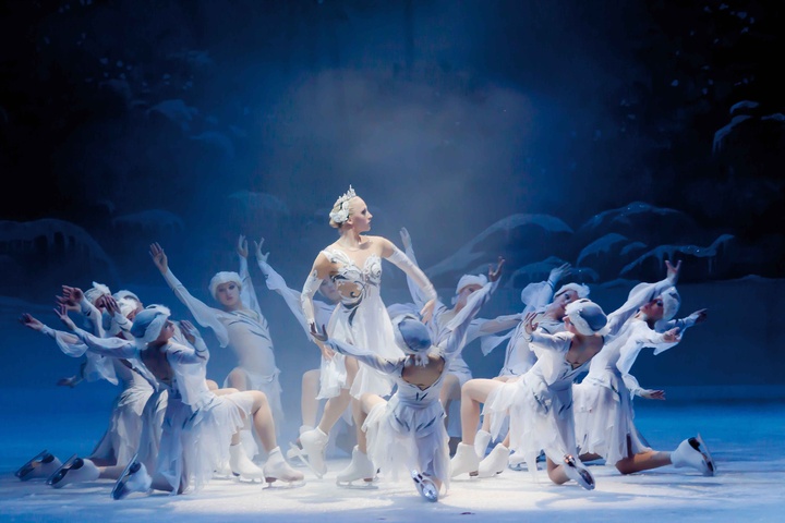 El espectáculo de ballet 'El lago de los cisnes'