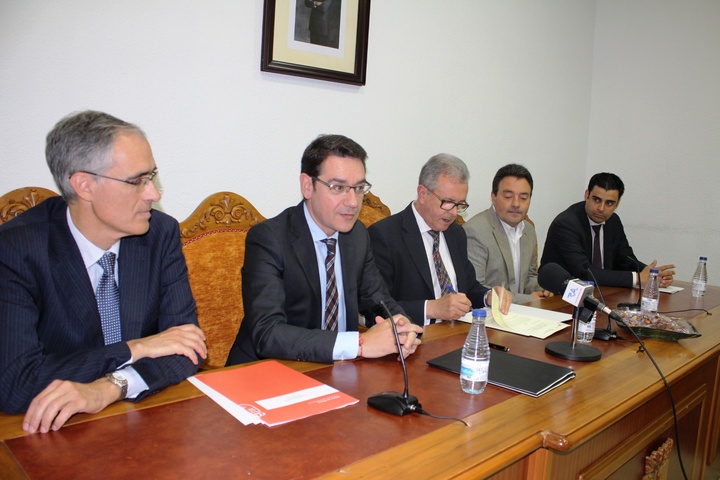 El consejero de Presidencia y Empleo en Abarán. II
