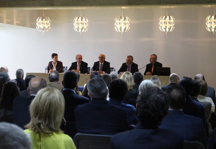 Alberto Garre asiste a la inauguración de la sede del sindicato de enfermería Satse