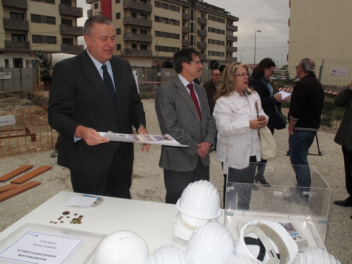 Bernabé asiste al inicio de las obras del edificio Santa Clara, en Lorca