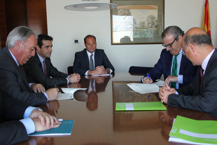 Firma de operación financiera con Cajamar