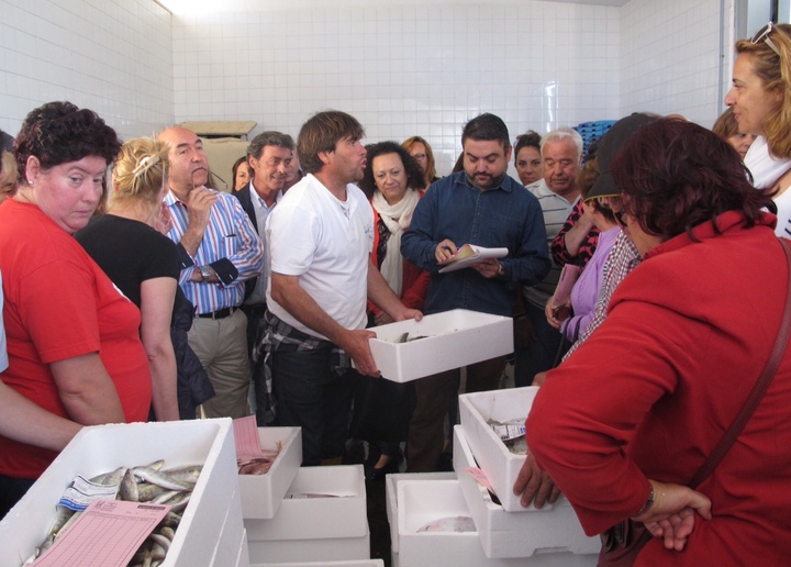 Subasta de pescado benéfica en Cabo de Palos
