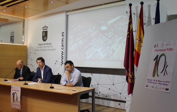 Juan Carlos Ruiz presenta la carrera popular Cieza 10K