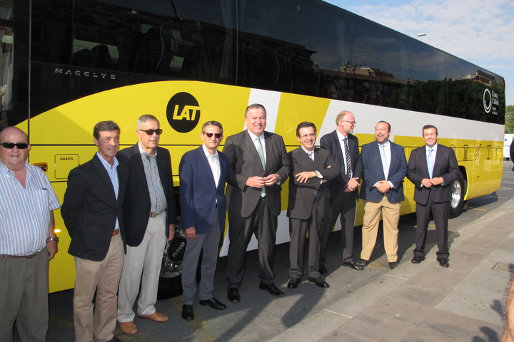 Presentación de los nuevos autobuses de LAT