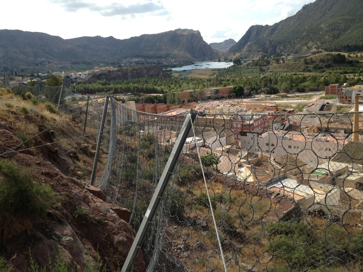Trabajos de consolidación de las laderas del monte La Navela y el Solán en Blanca