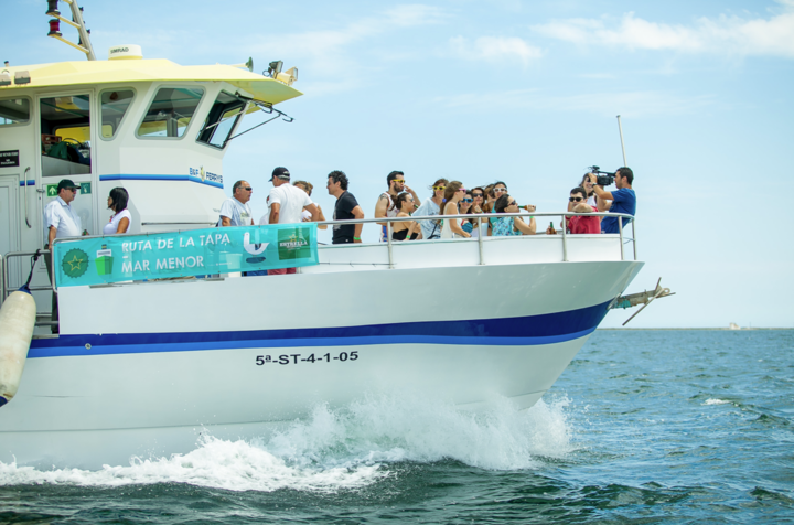 La ruta de la tapa en barco por el Mar Menor pone a la venta 100 entradas más para este sábado