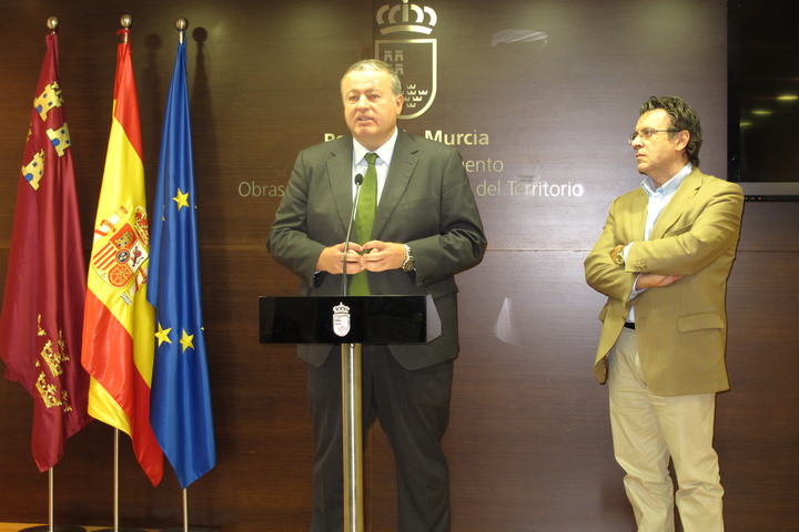 Rueda de prensa sobre el bono regional de autobús