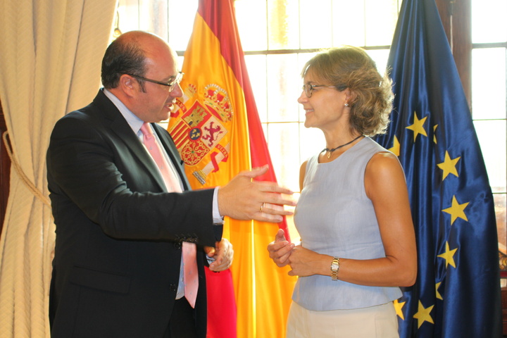 Reunión del presidente de la Comunidad con la ministra Isabel García Tejerina (1)