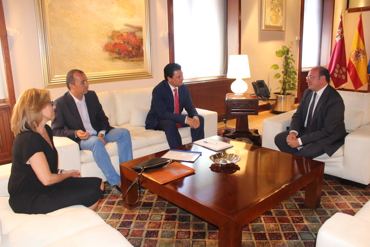 El presidente de la Comunidad recibe al alcalde de San Javier. II