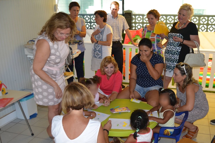 Visita de la consejera de Familia a Lo Pagán a los menores acogidos en 'Villa Milagrosa' (II)