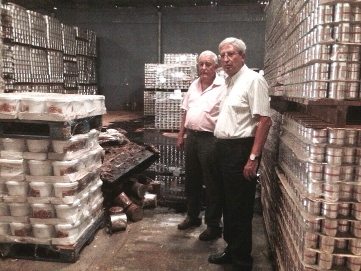 Salud Pública inicia tareas de limpieza de la nave de Halcón Foods en Campos del Río