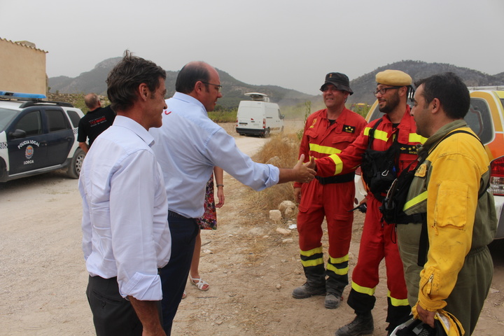 El presidente de la Comunidad se desplaza al Puesto de Mando Avanzado de Zarcilla de Ramos (Lorca) (1)