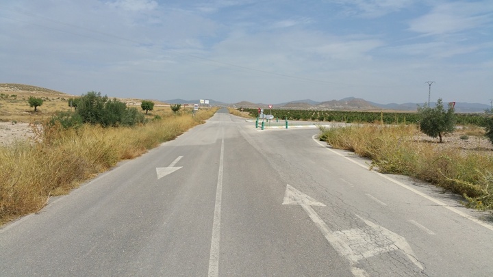 Carretera entre La Paca y Doña Inés, en Lorca