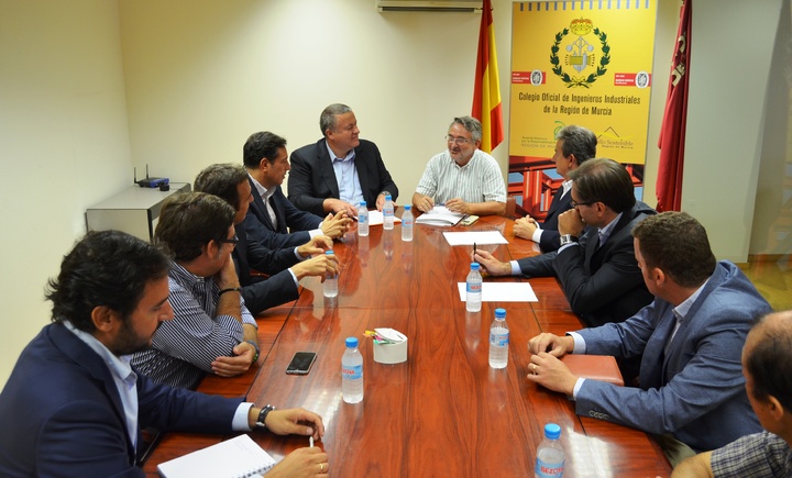 Reunión del consejero de Fomento con el decano y la Junta Directiva del Colegio de Ingenieros Industriales de la Región de Murcia