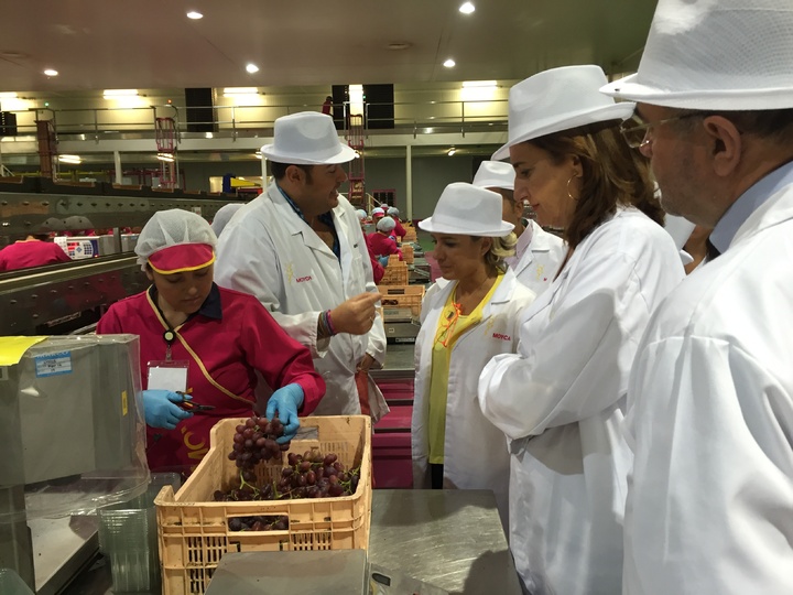 La consejera de Agua, Agricultura y Medio Ambiente visita las instalaciones de la empresa Moyca en Totana 2
