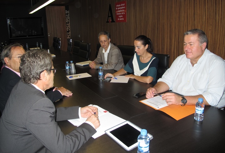 Reunión con la Junta de Gobierno del Colegio de Aparejadores, Arquitectos Técnicos e Ingenieros de Edificación de la Región de Murcia