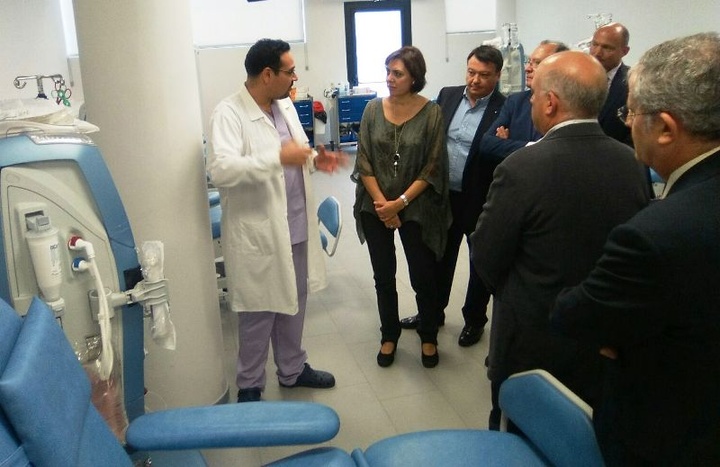 La consejera de Sanidad visita el centro de hemodiálisis RTS Murcia 7