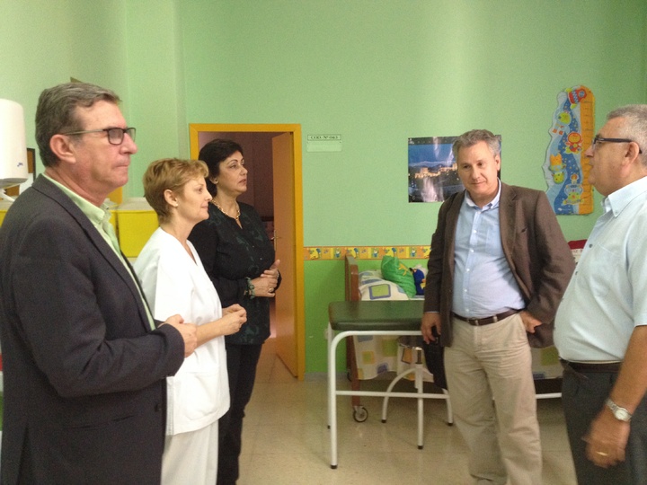La directora general de Innovación Educativa y Atención a la Diversidad, Ana Millán, visitó el CEE Pilar Soubrier de Lorca, para conocer el funcionamiento y las instalaciones del centro.