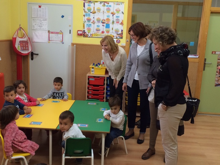 La consejera de Familia e Igualdad de Oportunidades en la visita al CAI (Centro de Atención a la Infancia) de Jumilla