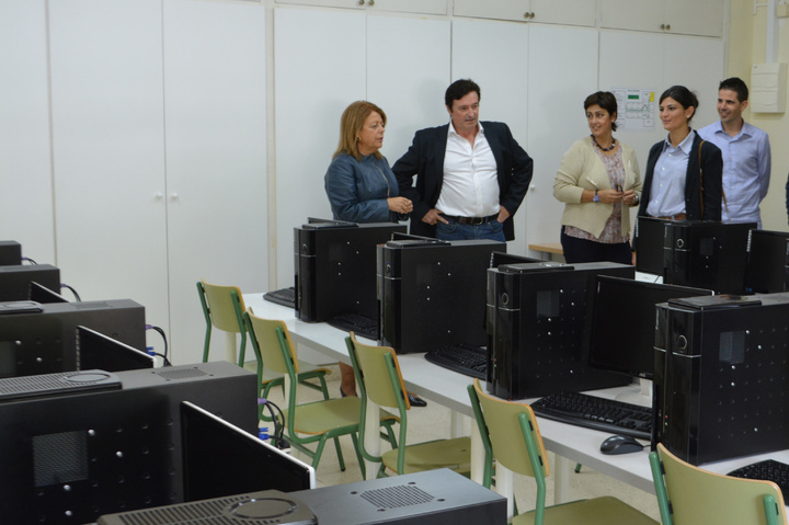 Educación pone en marcha una nueva aula abierta en el IES Poeta Julián Andúgar de Santomera