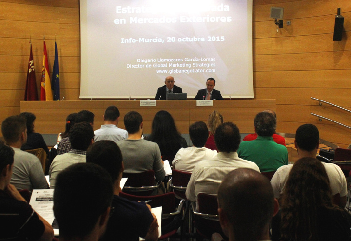 Más de 2.500 empresarios aprenden a exportar con 'Los Martes de Comercio Exterior' del Info