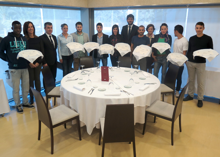 Entrega de diplomas de la III edición del curso 'Camarero de Restaurante y Bar', organizado por Cáritas y el Centro de Cualificación Turística