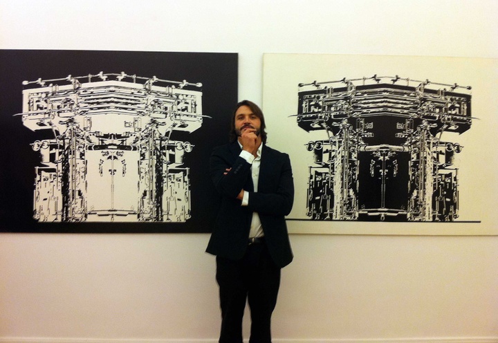 El comisario de arte César Novella participa este jueves en el ciclo 'Contextos' del Cendeac