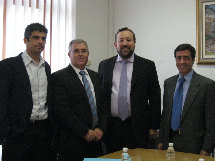 El Consejero de Presidencia, Juan Antonio De Heras recibió esta mañana al alcalde de Campos del Río, Miguel Navarro.