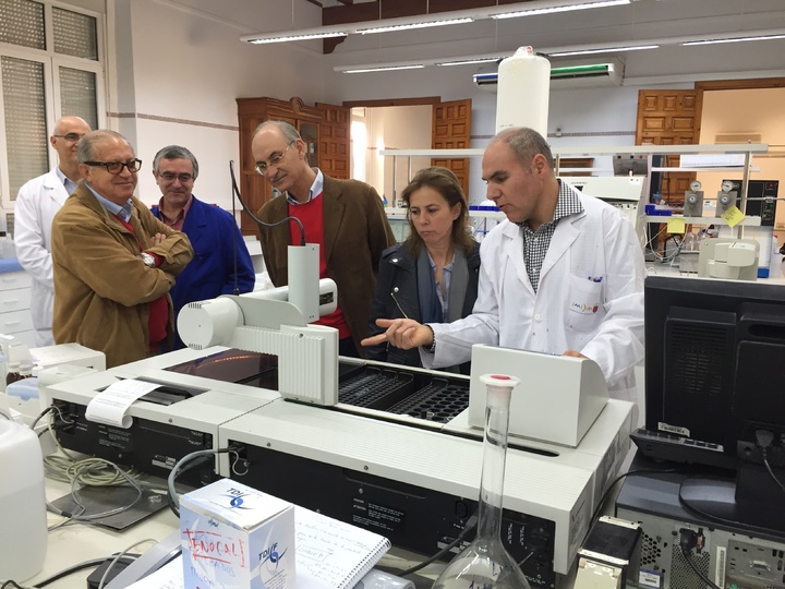 Juana Mulero visita la Estación Enológica de Jumilla 2