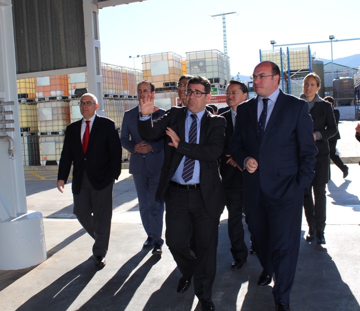 Visita a la planta que la empresa Takasago tiene en la pedanía murciana de El Palmar (2)