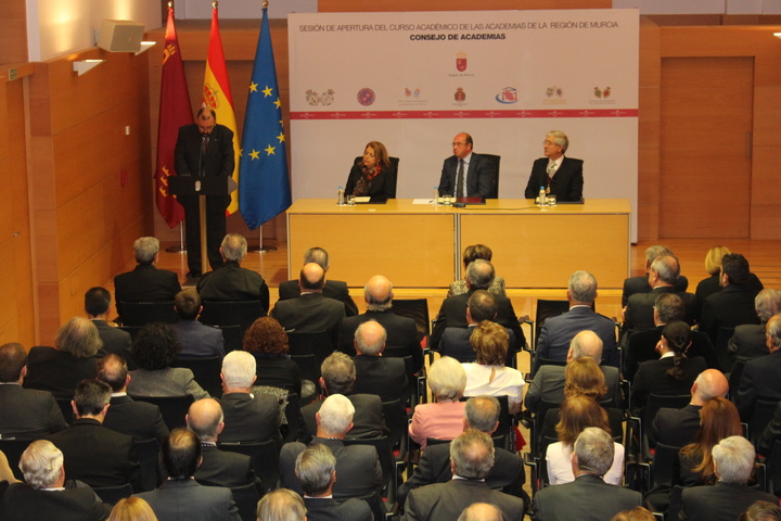 Acto de apertura del Curso 2015-2016 de las Academias de la Región de Murcia (2)