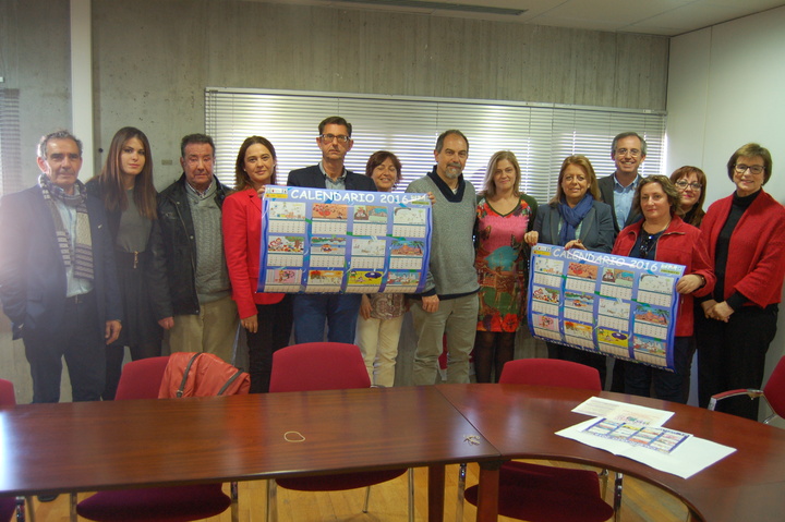 La consejera de Educación recibe a los profesores del proyecto 'Cuéntamelo otra vez', premio nacional de Educación 2015