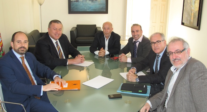 El consejero de Fomento se reúne con los presidentes de los polígonos industriales de Cabezo Beaza, Los Camachos,Lo Bolarín y al del Parque Tecnológico de Fuente Álamo