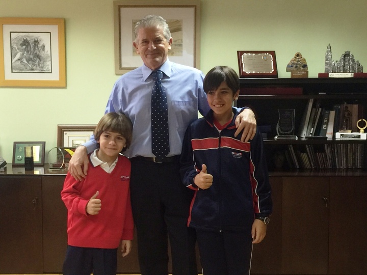 El director general de Deportes recibe a los hermanos Antonio y Alvaro Carpe