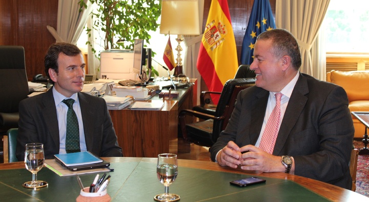 El consejero Francisco Bernabé y el secretario de Estado de Medio Ambiente