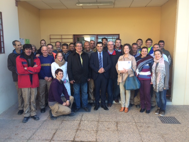 Tomás Zamora visita a los alumnos del programa mixto de Empleo y formación 'INNOVA 2M15' de 'La Huertecica'