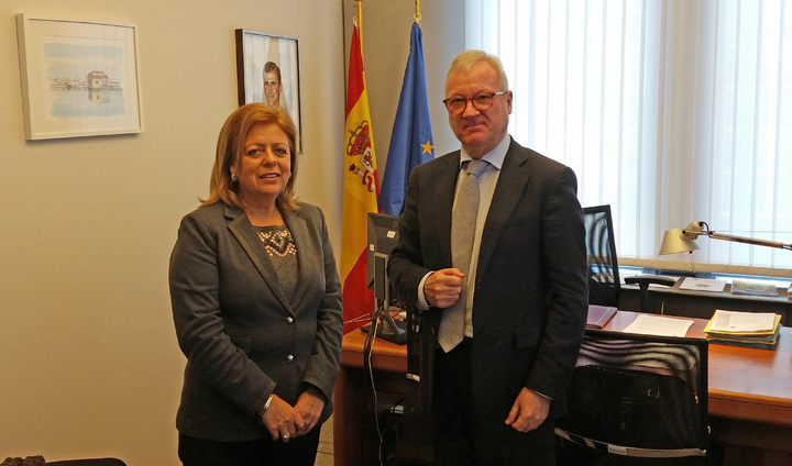 La consejera de Educación y Universidades se reúne con el vicepresidente del Parlamento Europeo, Ramón Luis Valcárcel