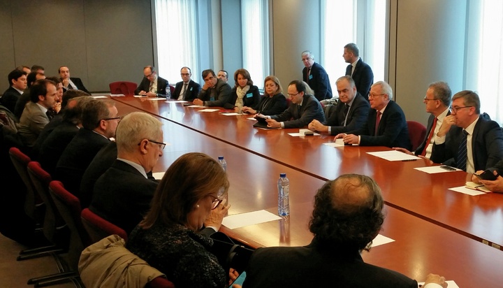 La consejera de Educación se reúne en Bruselas con el vicepresidente del Parlamento Europeo y varias autoridades comunitarias