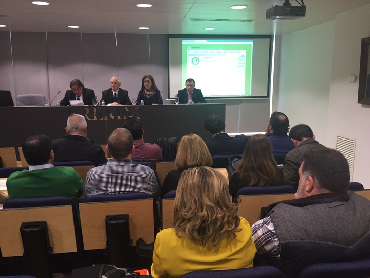 Encarna Moliona participa en la jornada técnica de Centros Autorizados de Tratamiento de Vehículos de la Región de Murcia