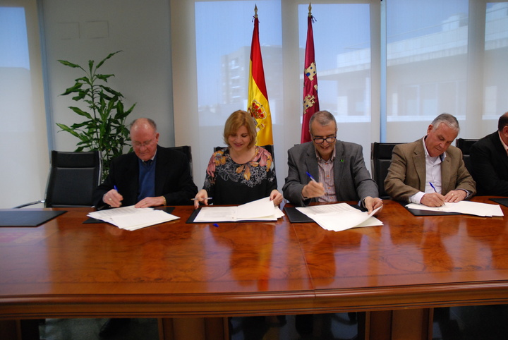 Firma convenio de prácticas