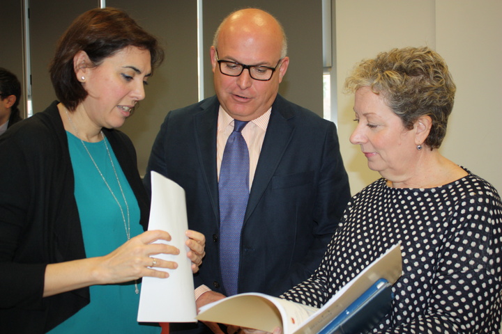 La consejera de Sanidad explica los datos relativos a la Lista de Espera de diciembre de 2015 (1)