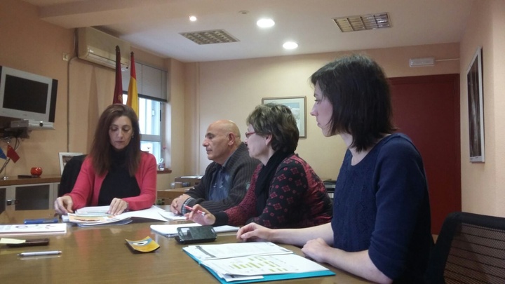 La directora general de Evaluación y Calidad Ambiental, Encarnación Molina, se reúne con la asociación Traperos de Emaús