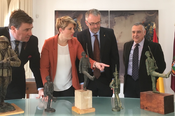 Noelia Arroyo muestra el apoyo del Gobierno regional para el homenaje que se realizará en Cartagena al cuerpo de Infantería de Marina