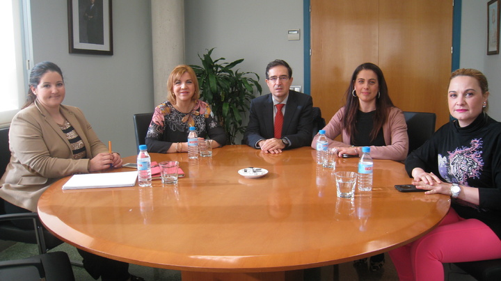 Violante Tomás se reúne con Hidrogea