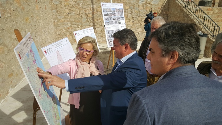 Visita a Los Alcázares para inaugurar el primer tanque de tormentas del municipio