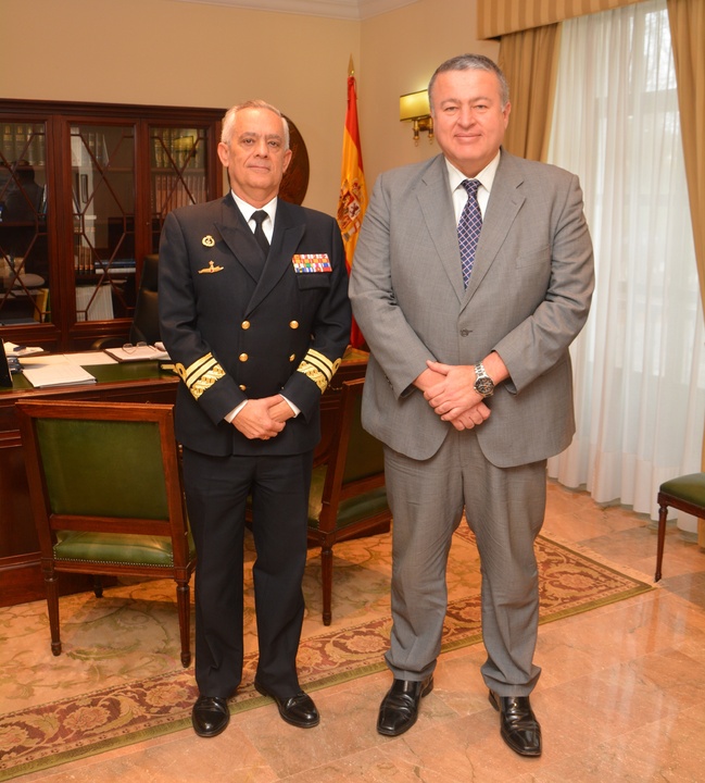 El consejero de Fomento se reúne con el Almirante Jefe del Arsenal de Cartagena
