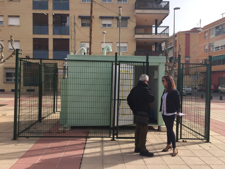 La directora general de Calidad y Evaluación Ambienta lvisita la estación de vigilancia de la calidad del aire de San Basilio (Murcia)