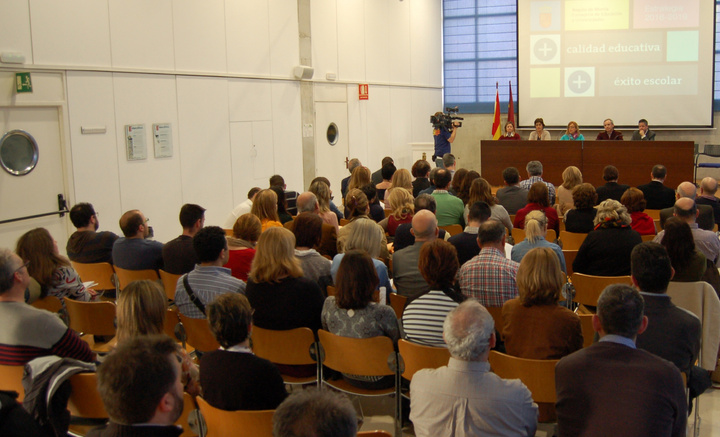 La Consejería marca sus principales líneas de actuación con equipo directo y técnicos docentes
